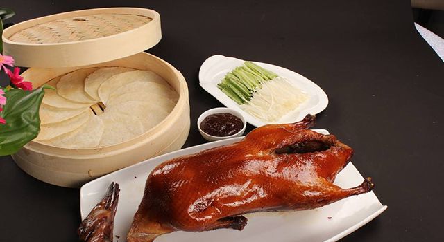 廣東美食，經(jīng)典粵菜皇牌片皮鴨